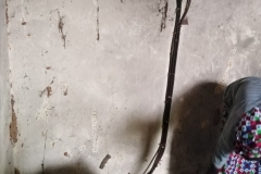 So sieht der Stromkasten in Tocassone aus. Wie froh wir doch über unseren laufenden Strom sein können.