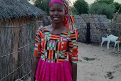 Diese wunderschöne Frau heißt Hermes. Sie ist die Mutter dreier Kinder. Ihr Wohnort ist in Gapo.