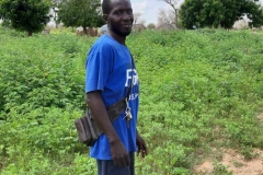 Das ist unser Teammitglied Abdou. Er lebt mit seiner Familie in Dakar und begleitet uns überall hin, vom Flughafen in jede Kommune Senegals und ist ein wunderbares Organisationstalent.