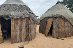 Die beiden Häuschen teilte sich unser vierköpfiges Team als Unterkunft in Gapo.