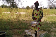 Die Köchinnen lassen uns sehen, wie das Essen zubereitet wird. Von Anfang an!