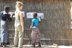 Mit den gemalten Bildern wollen wir eine Galerie aufbauen.