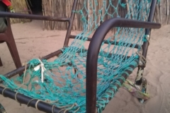 Dieser Stuhl ist eine gewöhnliche Sitzmöglichkeit. Für uns unvorstellbar. Längst hätten wir sie entsorgt. Doch sie ist bequemer als man denkt.